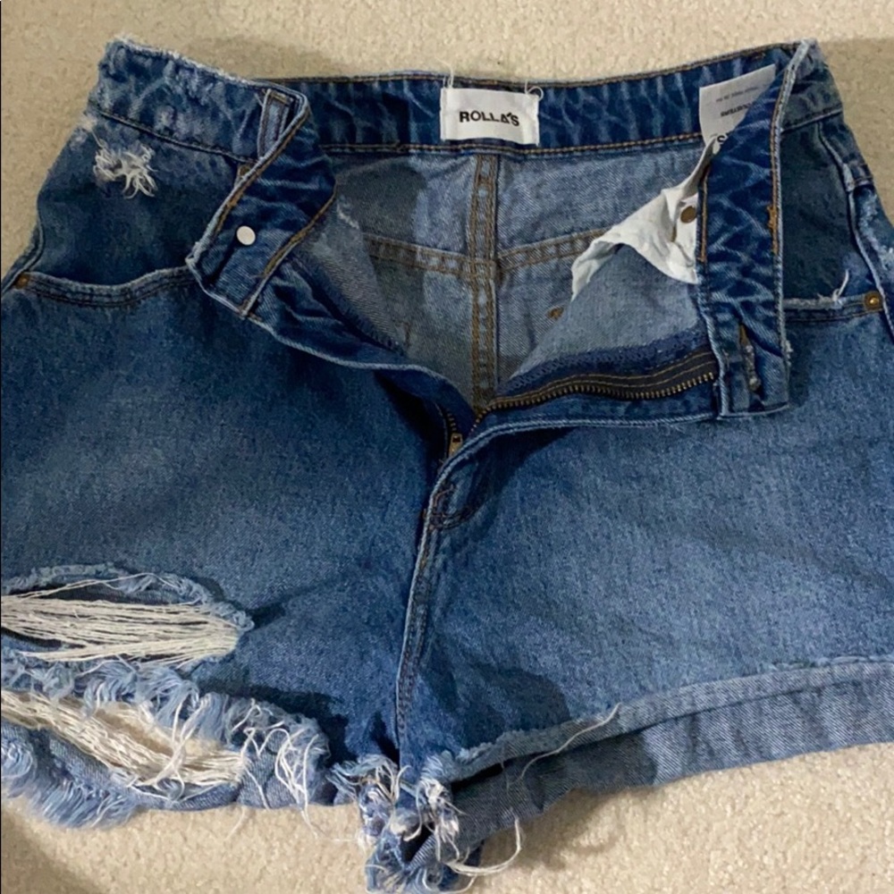 Rollas Jean shorts with cut out